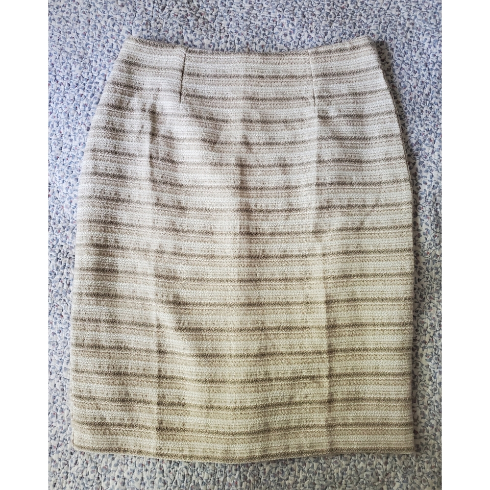 Dainty Jewell's tweed skirt